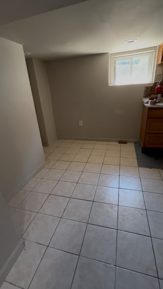 Building Photo - 154 Watson Ave