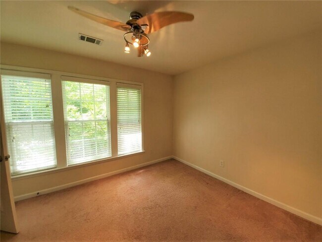 Building Photo - 2087 Deptford Dr
