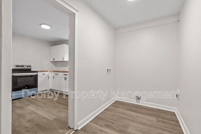 Building Photo - 1610 Parkway Dr