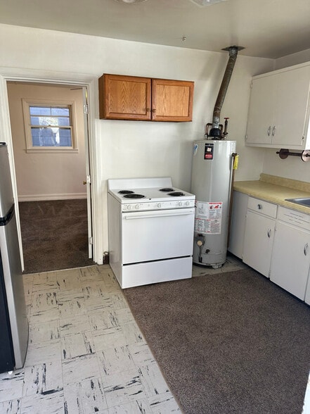 Building Photo - 818 Carey Ave