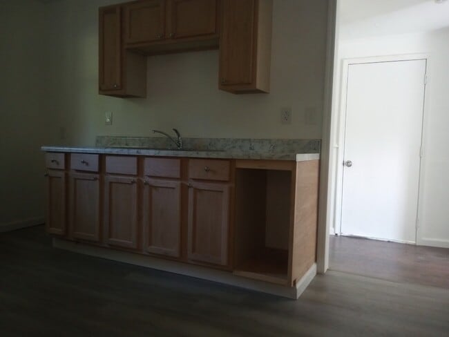 Building Photo - 2 Bedroom 2 Bathroom