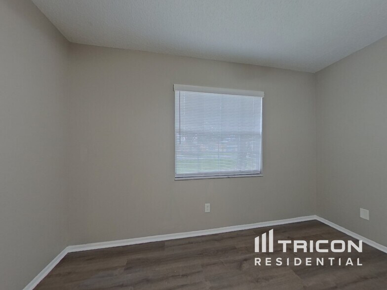 Building Photo - 1708 Hibiscus Cir N