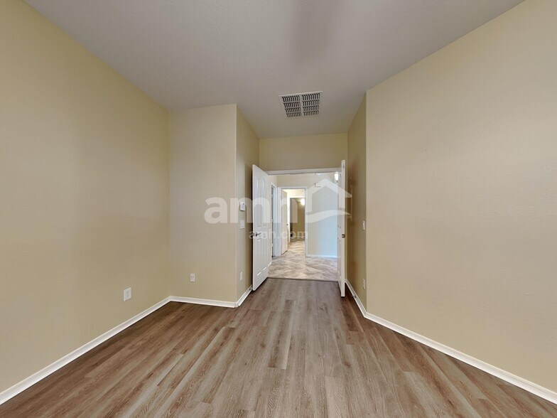 Building Photo - 7814 S 74th Ave