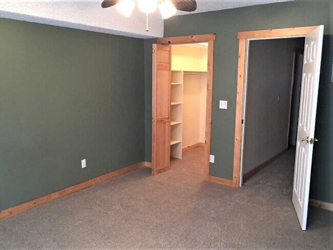 Building Photo - Beautful Condo in Tall Pines