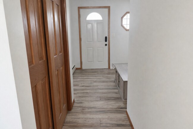 Building Photo - Spacious 4 bedroom home in Beautiful Prior Lake, MN