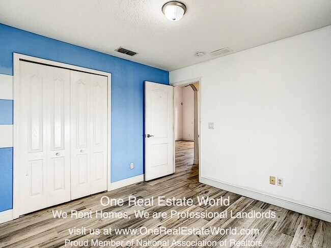 Building Photo - 3942 Lakeside Reserve Ln