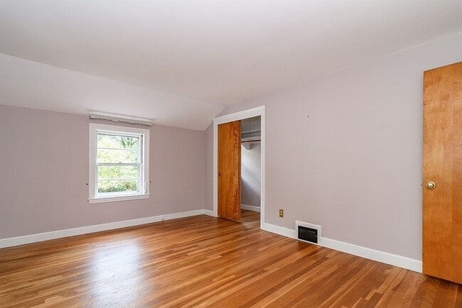 Building Photo - 115 Parker Rd