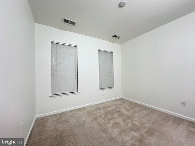 Building Photo - 9850 Garden Ranges