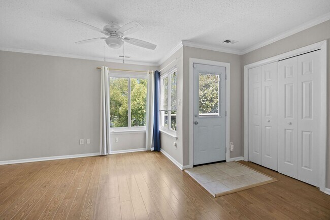 Building Photo - 1559 Sword Dancer Dr