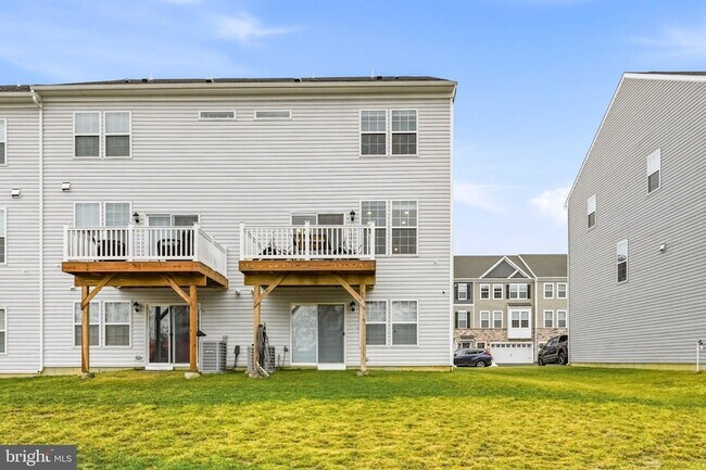 Building Photo - 20 Sister's Farmstead Rd