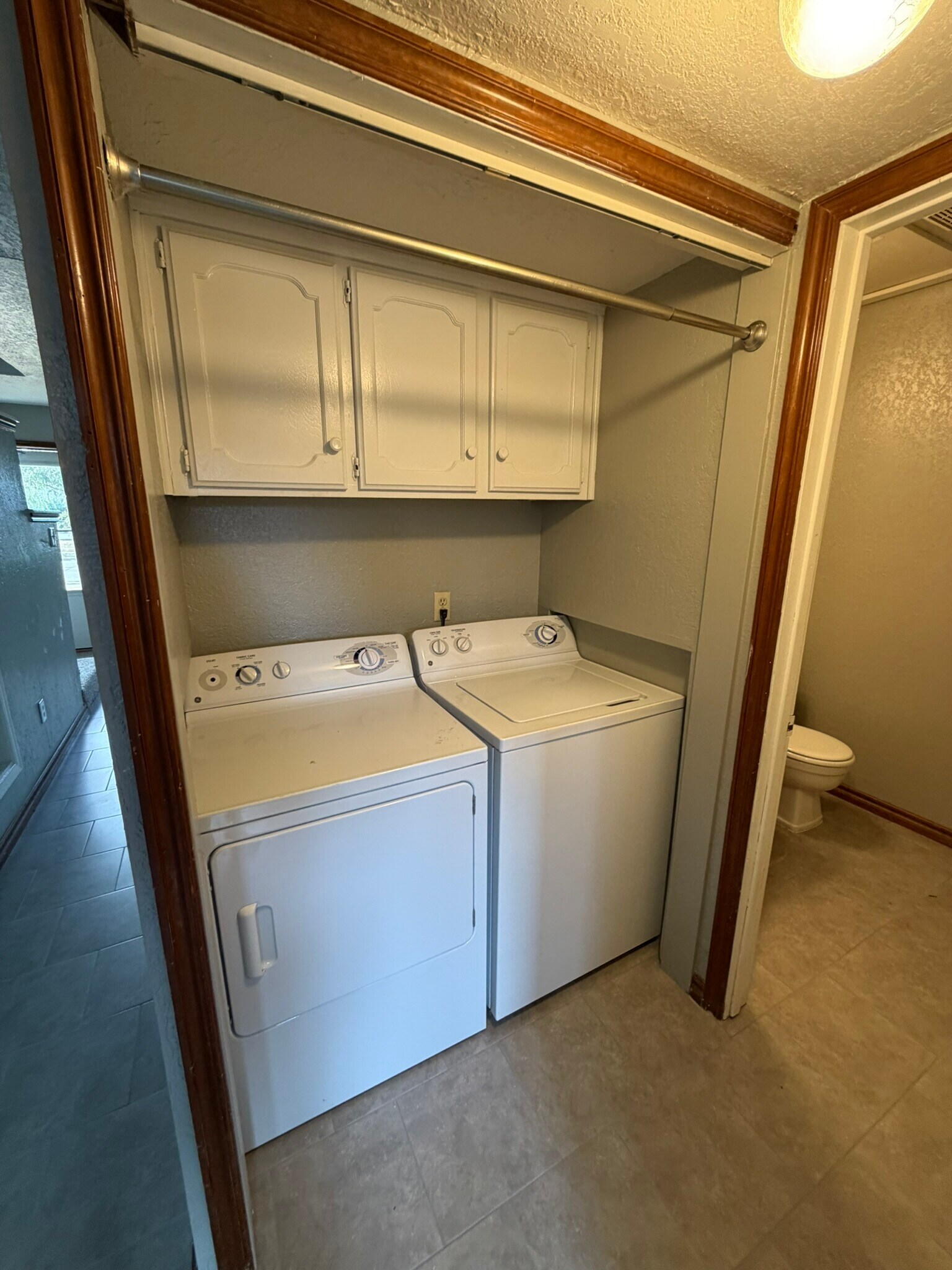 Building Photo - 2125 Beaumont Dr