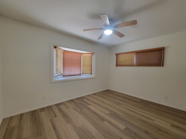 Building Photo - 7118 Irondale Ave
