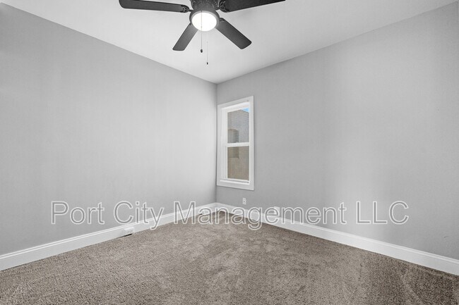 Building Photo - 1416 N Milton Ave