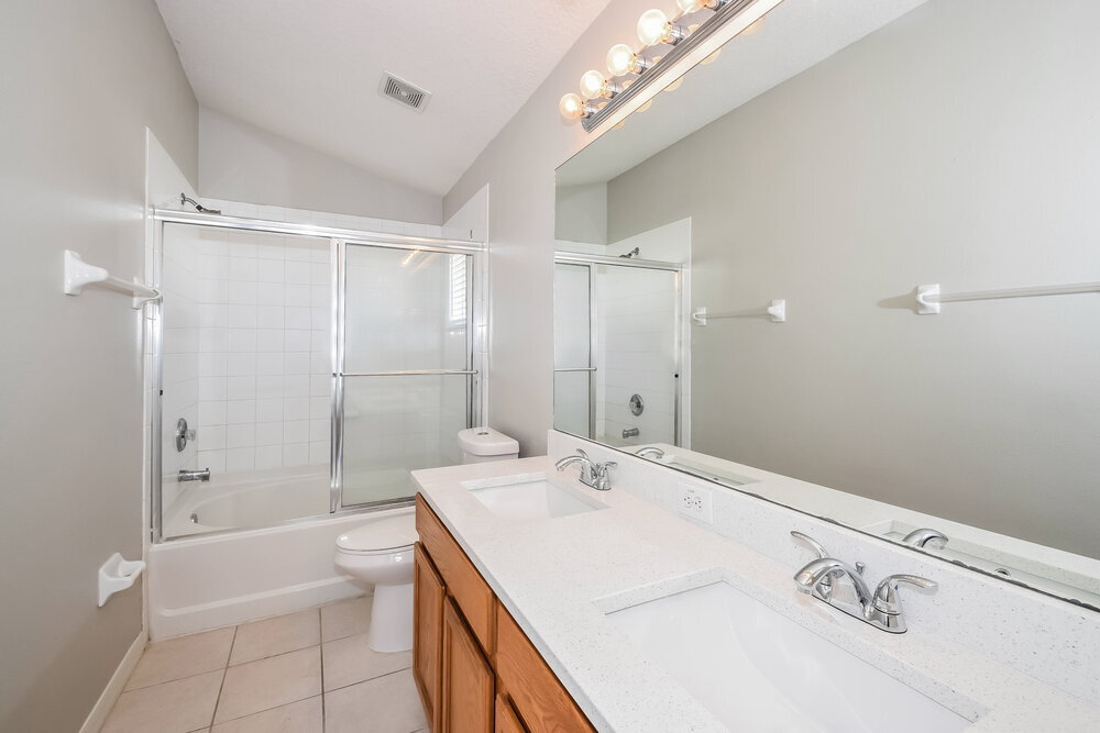 Building Photo - 12912 Lake Vista Dr