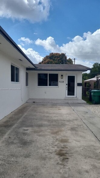 Building Photo - 9228 SW 37th St