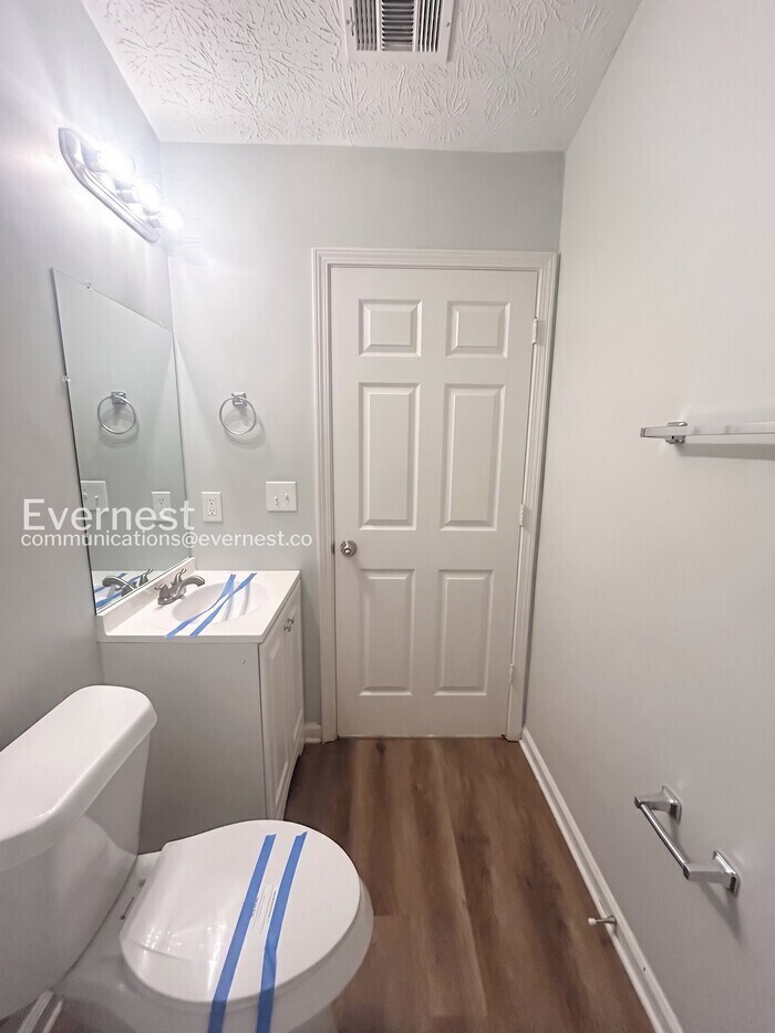 Building Photo - 2132 Briar Glen Ln SW