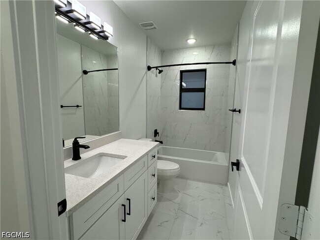 Building Photo - 1775 Glenway Ct