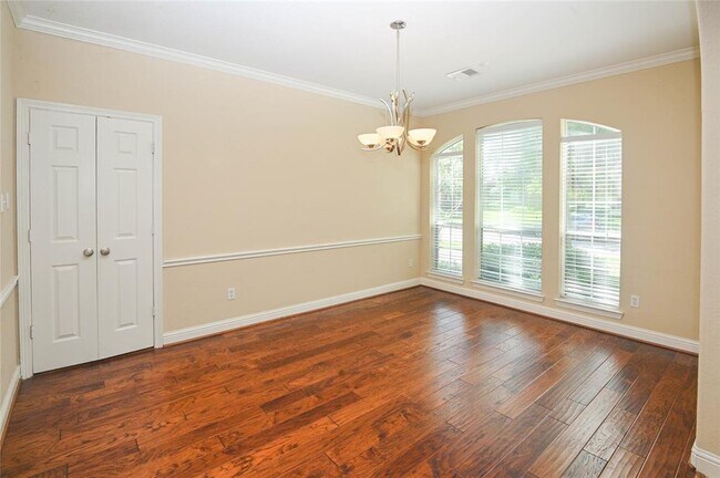 Building Photo - 8707 Westbrook Forest Dr