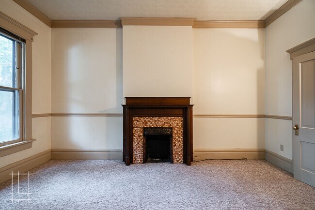 Building Photo - 836 Neil Ave