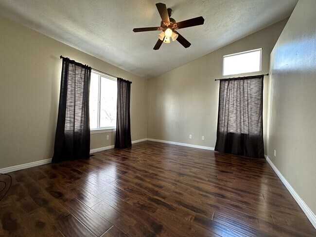 Building Photo - 113 Manilla Dr