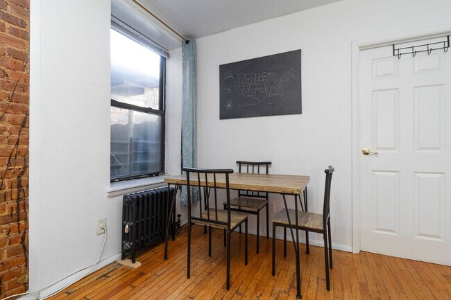 Building Photo - 1617 3rd Ave