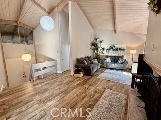 Building Photo - 872 Sierra Vista Dr