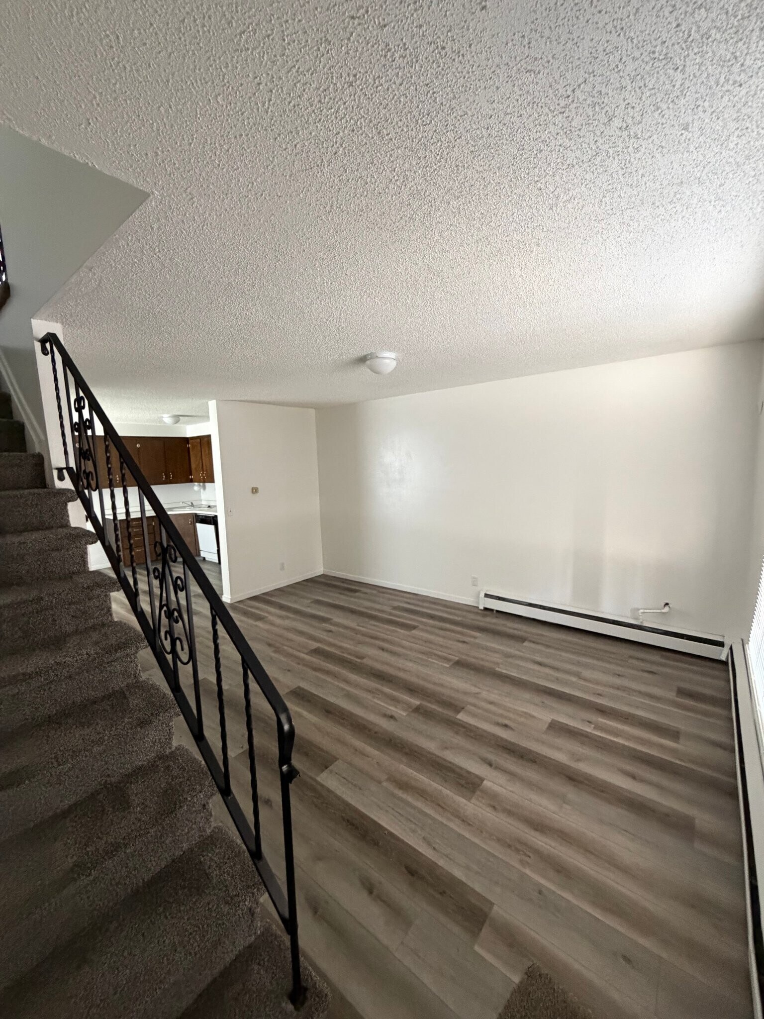 Building Photo - 770 E 275 N