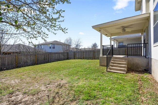 Building Photo - 15233 Rosehip Ln