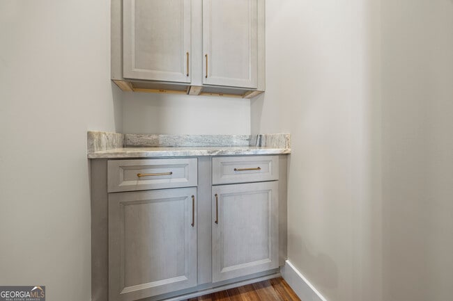 Building Photo - 958 Church St