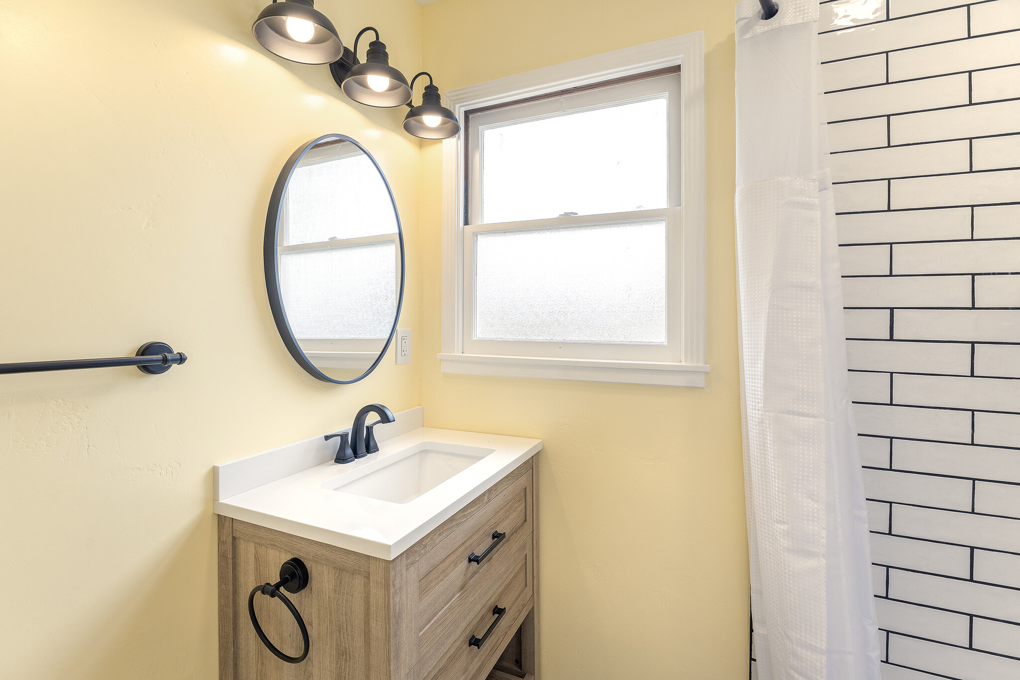 Building Photo - 230 Gibson Ave