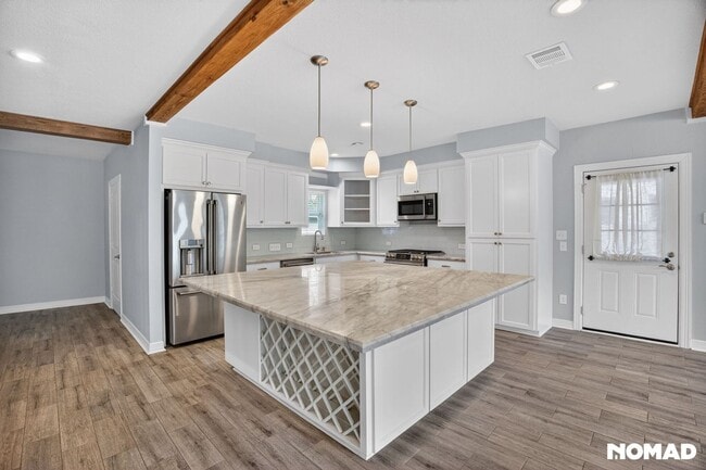 Building Photo - Charming 3BR House in Houston