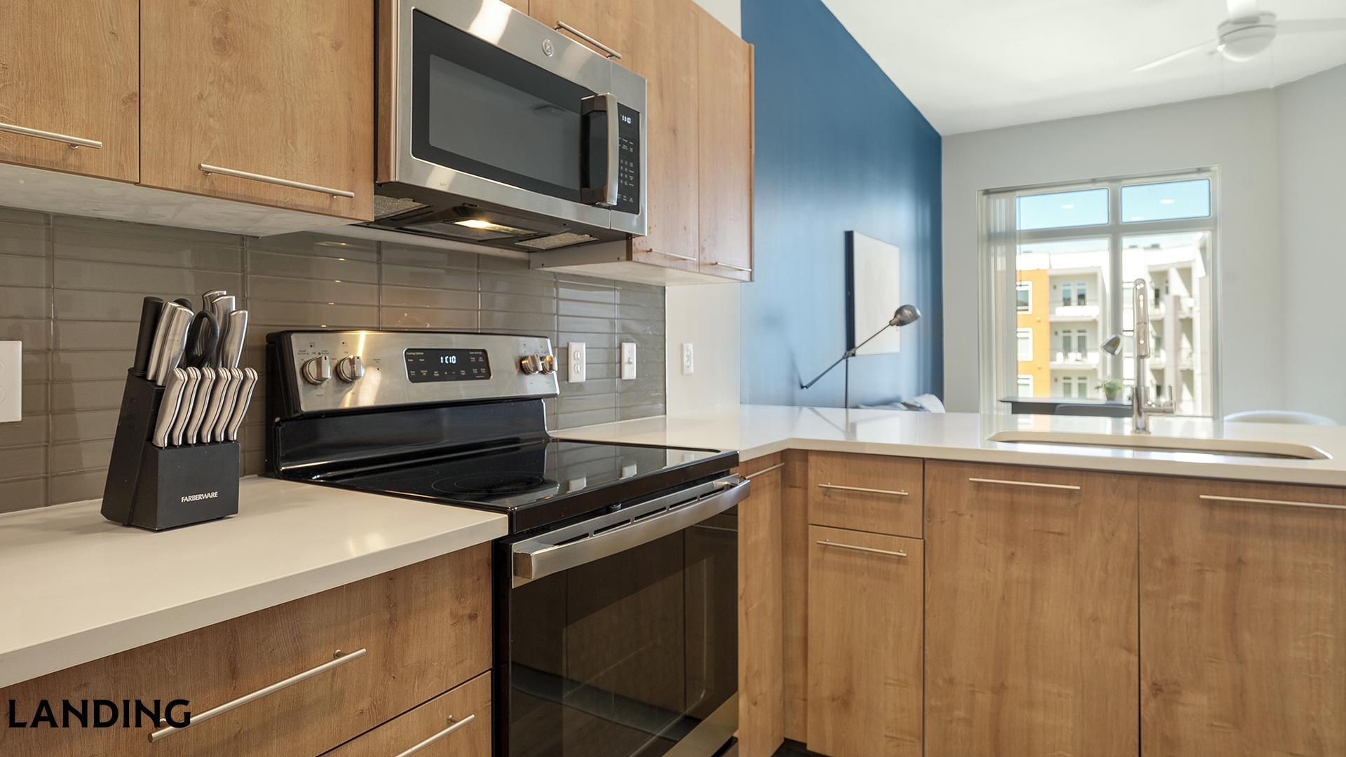 Building Photo - 5256 International Dr