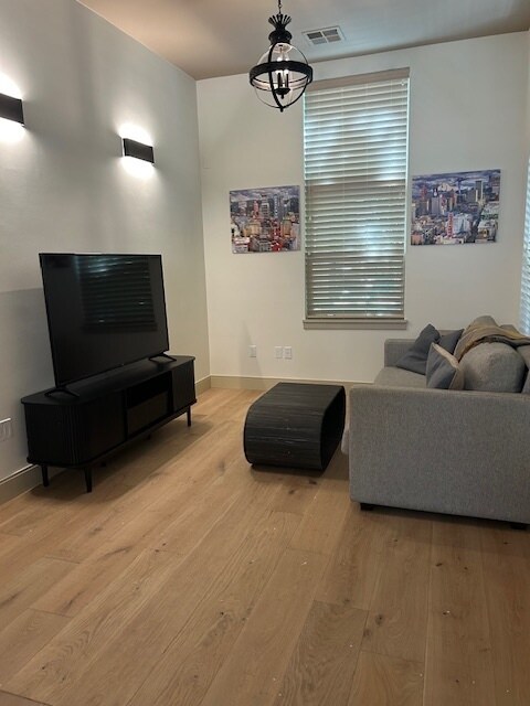Den - 821 NW 11th Ave