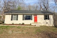 Building Photo - 107 Treetop Ct