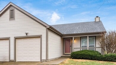 Building Photo - 824 Crofton Pl