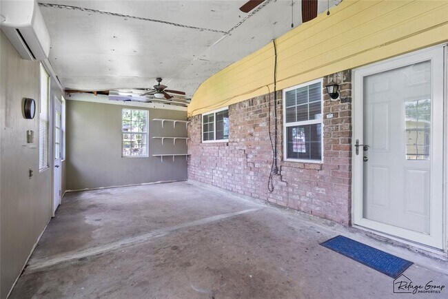 Building Photo - 719 Kilpatrick St