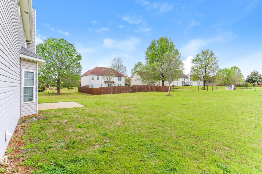 Building Photo - 5102 Redcoat Ln