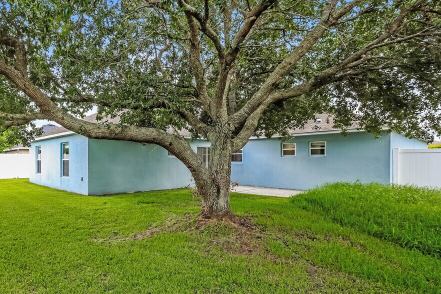 Building Photo - 436 Fish Hawk Dr