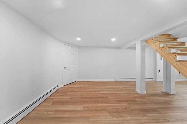 Building Photo - 116 Mary St