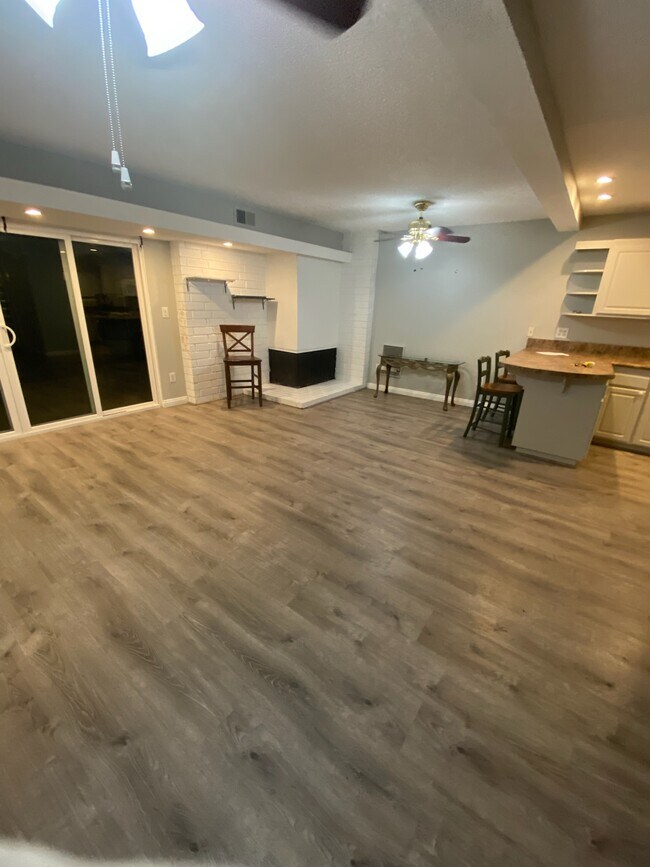 Building Photo - 1404 N Tustin Ave