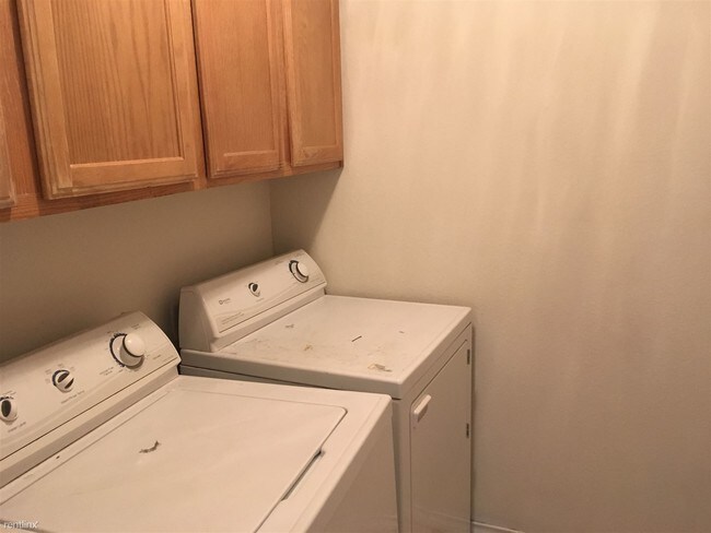 Building Photo - 3705 Oldenburg Ln