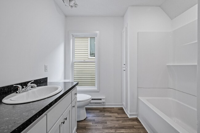 Building Photo - 3606 N Bryant Ave