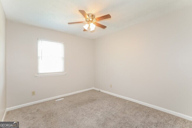 Building Photo - 6270 Leverett Dr
