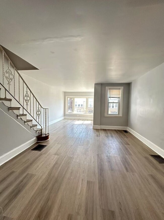 Building Photo - Newly Renovated 3 Bedroom and 1 Bathroom T...