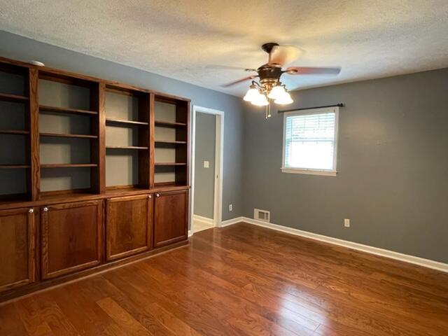 Building Photo - 222 Lakewood Cir