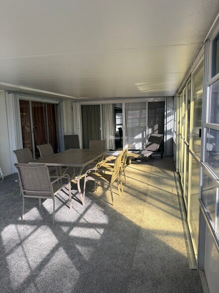 Building Photo - 154 SE Selva Ct