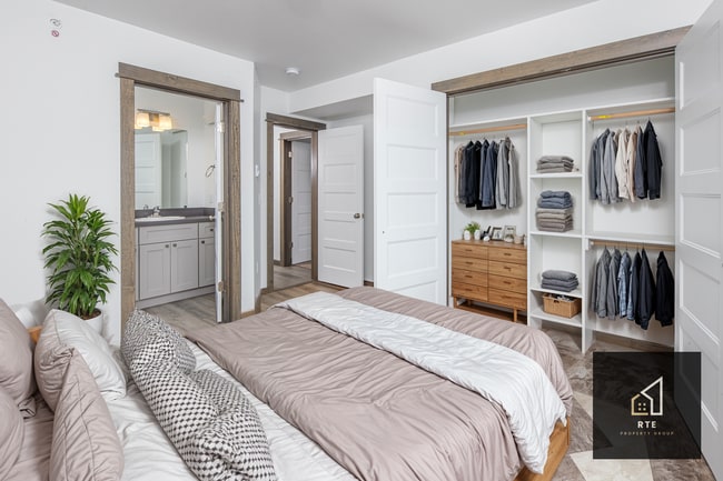 Building Photo - 1200 Abigail Ln