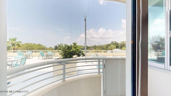 Building Photo - 2060 Beach Blvd