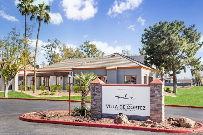 Building Photo - Villa de Cortez
