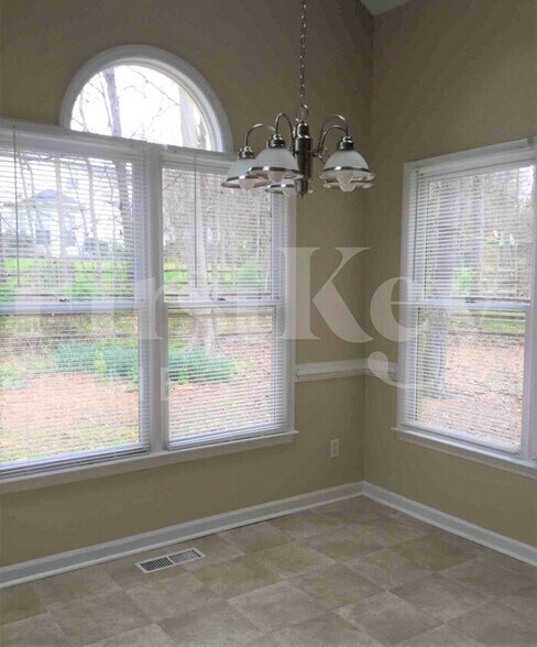 Building Photo - 9718 Whitewood Trail